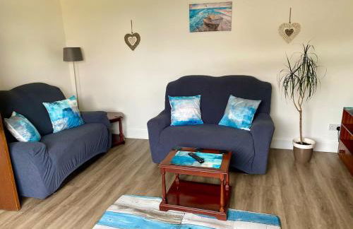 3 bedrooms house with free parking in a quiet area - Photo 1