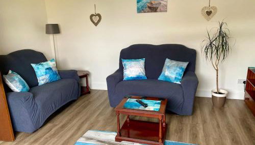 3 bedrooms house with free parking in a quiet area - Foto 1