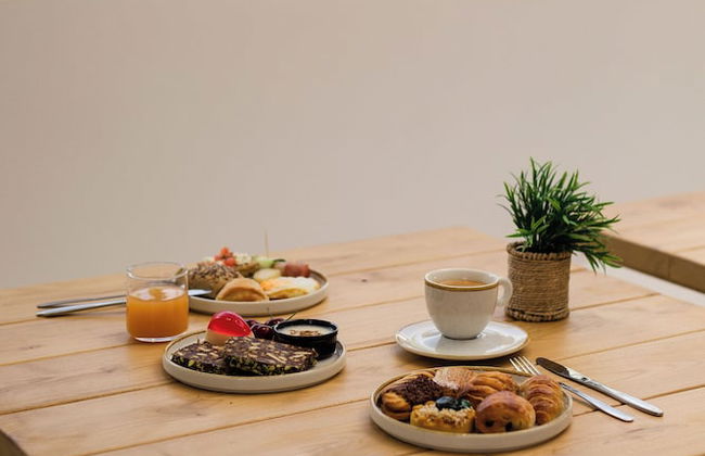 Stay Helios - Aparts & Pool Suites - Photo 73