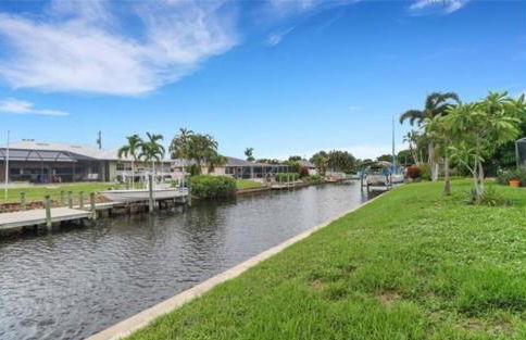 Renovated Modern Home with Big Pool & Ocean Access - Foto 11