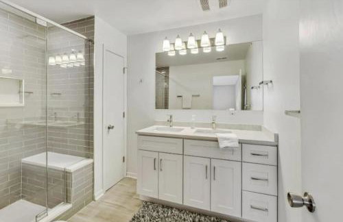 Month to Month and Seasonal Luxury Lakefront 5 bed 5 5 bath Estate Home - Foto 19