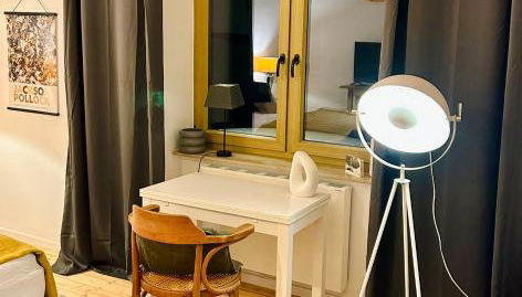 FeelsLikeHome - Stylische und zentrale Altbauwohnung mit Terrasse&Garten - Foto 5