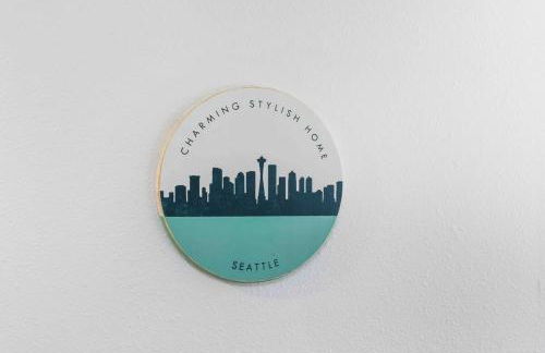 Luxury Living - Kirkland Stylish Home - Prime Spot - Photo 7