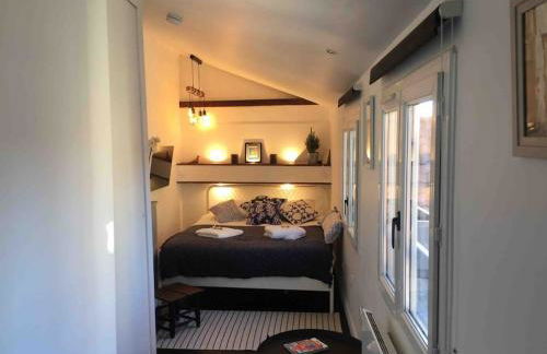 Le silence des toits / Silence under the roofs - Photo 16