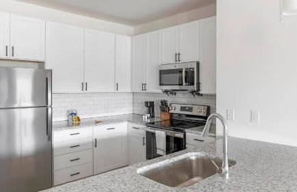 Landing Amazing 3BD Pool Yoga Studio - Photo 64