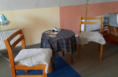 Farbenfrohe Dachgeschoßwohnung - Foto 19