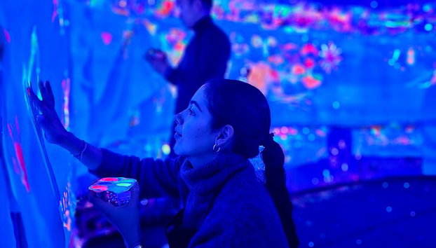 Fluoreszierender Malworkshop in Lyon in einer Kunstgalerie - Foto 2