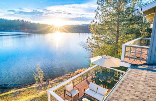 Lakefront Villa with 180 degree view private dock and boats - Foto 12