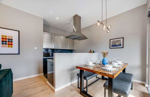 Ropewalks Retreat IV Sleeping 6 Guests with Parking and Balcony - Photo 11