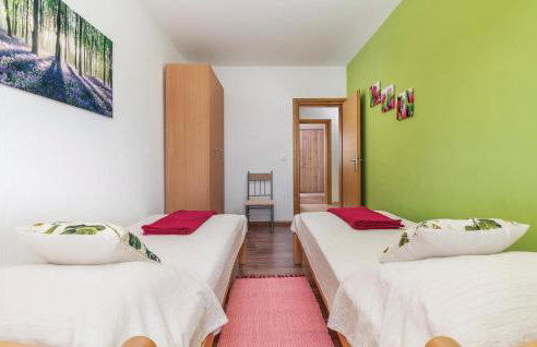 4 Bedroom Beautiful Home In Kunj - Photo 25