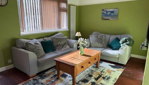 Beach Bungalow - Photo 2