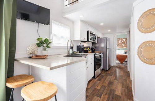 6 A Little Wanderlust Lux Tiny House, Firepit, Boat Parking, 5 Mins to Lake, Downtown - Foto 11
