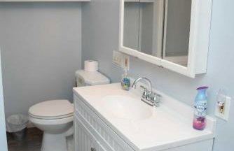 Lakefront Cottage with Private Hot Tub! - Foto 14