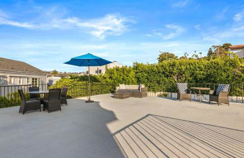 Sea Serenity Coastline Views and Pool - Photo 14