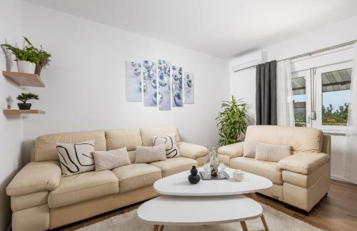 Apartment Flowers - Photo 27