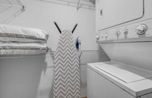 The Playhouse Suites 1BD | Parking | Downtown - Foto 15