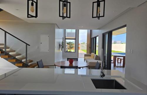 Modern house in Jacuípe in Camaçari-BA - Foto 6