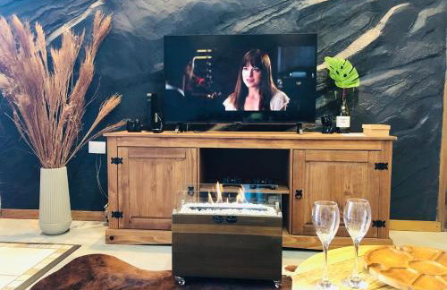 Uai House Casa com Jacuzzi, cromoterapia e colchão massageador - Foto 80