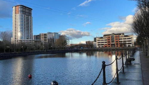 Modern & Cosy Apartment With Balcony, Near Media City Centre & Old Trafford Stadium - Only 1 Bedroom will be setup for 1 or 2 people bookings - Foto 2