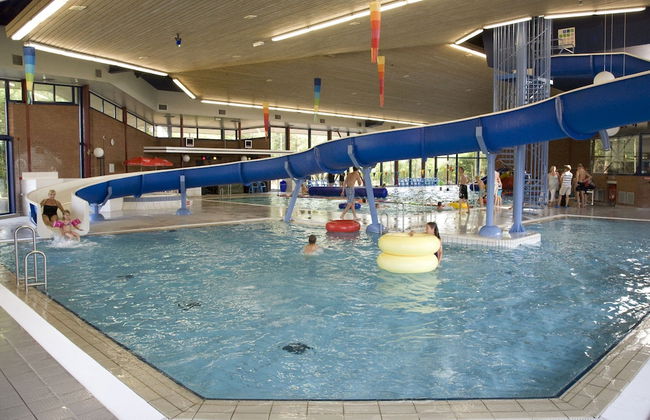 Nice House With a Dishwasher, Located in Friesland - Foto 9