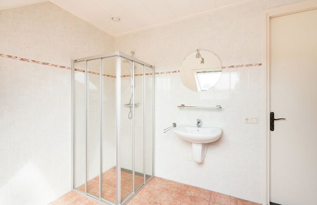 Farmhouse in Rheeze Near Forest and Meadows - Photo 18