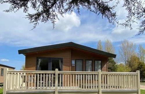 Willow Lodge with Hot Tub - Foto 2