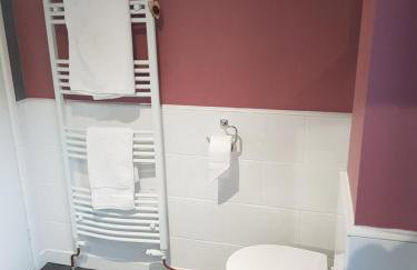 Beechcroft 2 bed part house - Photo 22