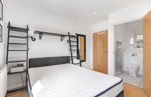 3BD Canalside Flat in De Beauvoir Town - Foto 17