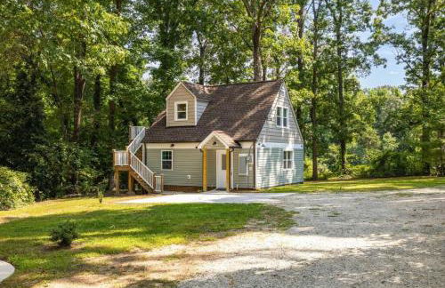 Quietude Place, Stylish 2 Bedroom House with Full Kitchen - Photo 11