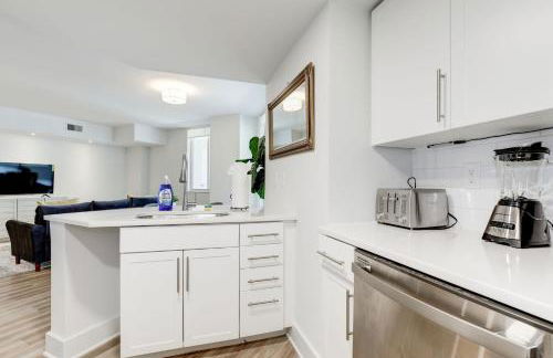 Elegant 2BR Apartment Minutes From DC - Foto 15
