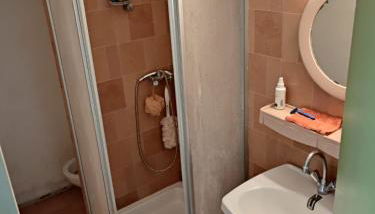 Cabanes de Fleury - Foto 5, Shower