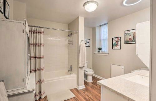 Renovated WV Schoolhouse History Buffs Heaven! - Foto 23