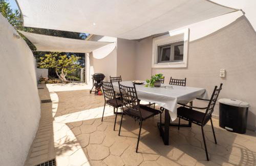 Olea House 2' walk from the sea - Photo 11