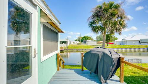 Boat and Fish Canal-Front Home on River - Foto 3