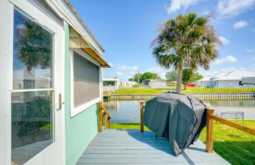 Boat and Fish Canal-Front Home on River - Foto 3