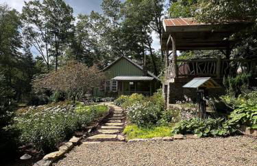 Enchanting Mountain Cottages w Hot Tub & Fireplace - Foto 25