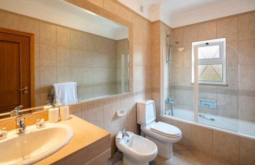 Luxury apartment with free use of pool, gym and spa - Foto 15