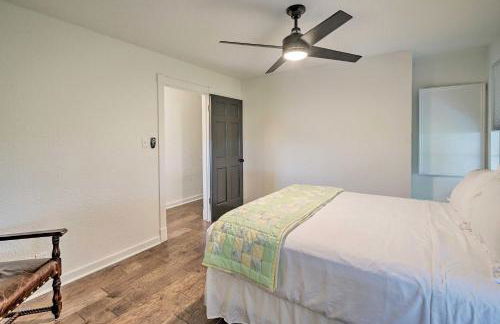 Fire Pit, Pickleball, Pool! Schulenburg Farmhouse - Foto 20