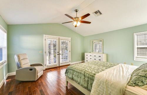 1 Block to Sims Park Spacious Getaway with Balcony - Foto 15