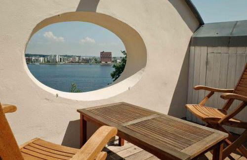 Seeblick-Dachgeschoss in historischer Villa zentral 4 PAX - Foto 2