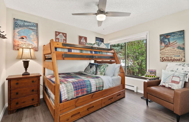 Spirit of the Rockies - Private Backyard & Hot Tub - Foto 3