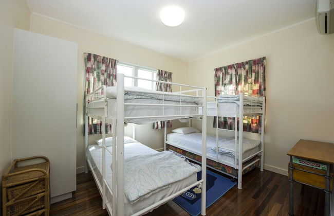 Picnic Bay Apartments Unit 4 - Photo 2