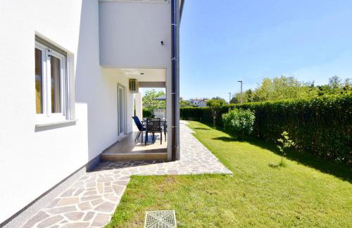 Relaxing holiday home with shared pool - Foto 34