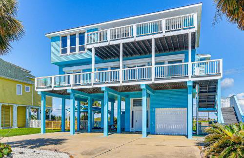 Walk to Beach Home with 2 Decks in Galveston! - Foto 2