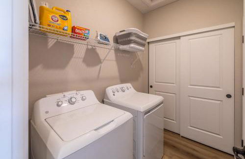 Near Airport, 3BR, Stock Tank Pool, Mini-Golf, Game Rm - Foto 4