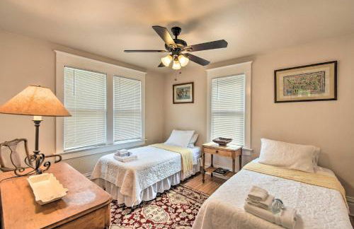 Walkable Lake Elkhart Apt Dine, Shop, Swim! - Foto 15