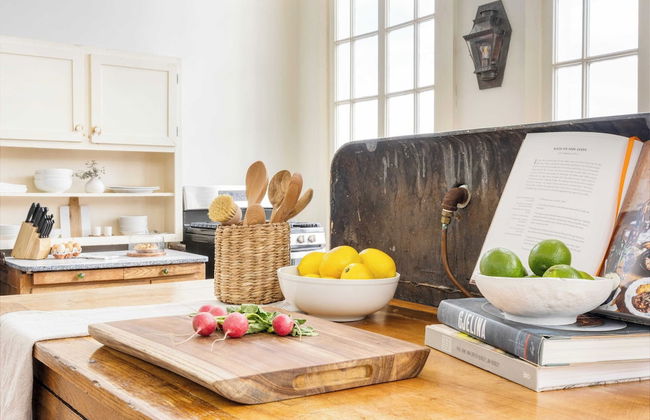 River House by Avantstay Historic & Secluded Estate on the Hudson River w/ Pool Sleeps 24! - Foto 20