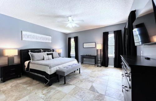 Lovely 4 Bed 3 Bath Pool Home With Spa-5330cvl 4 Bedroom Home by RedAwning - Foto 25