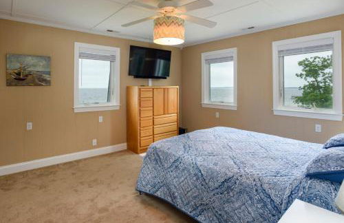 Bayfront Gem with Amazing Water Views and Pond! - Foto 16