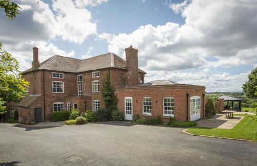 Broad Meadows Farmhouse 12 Guests - Photo 39